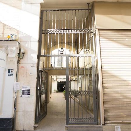 RentalSevilla Estiloso y luminoso apartamento en pleno centro Exterior foto