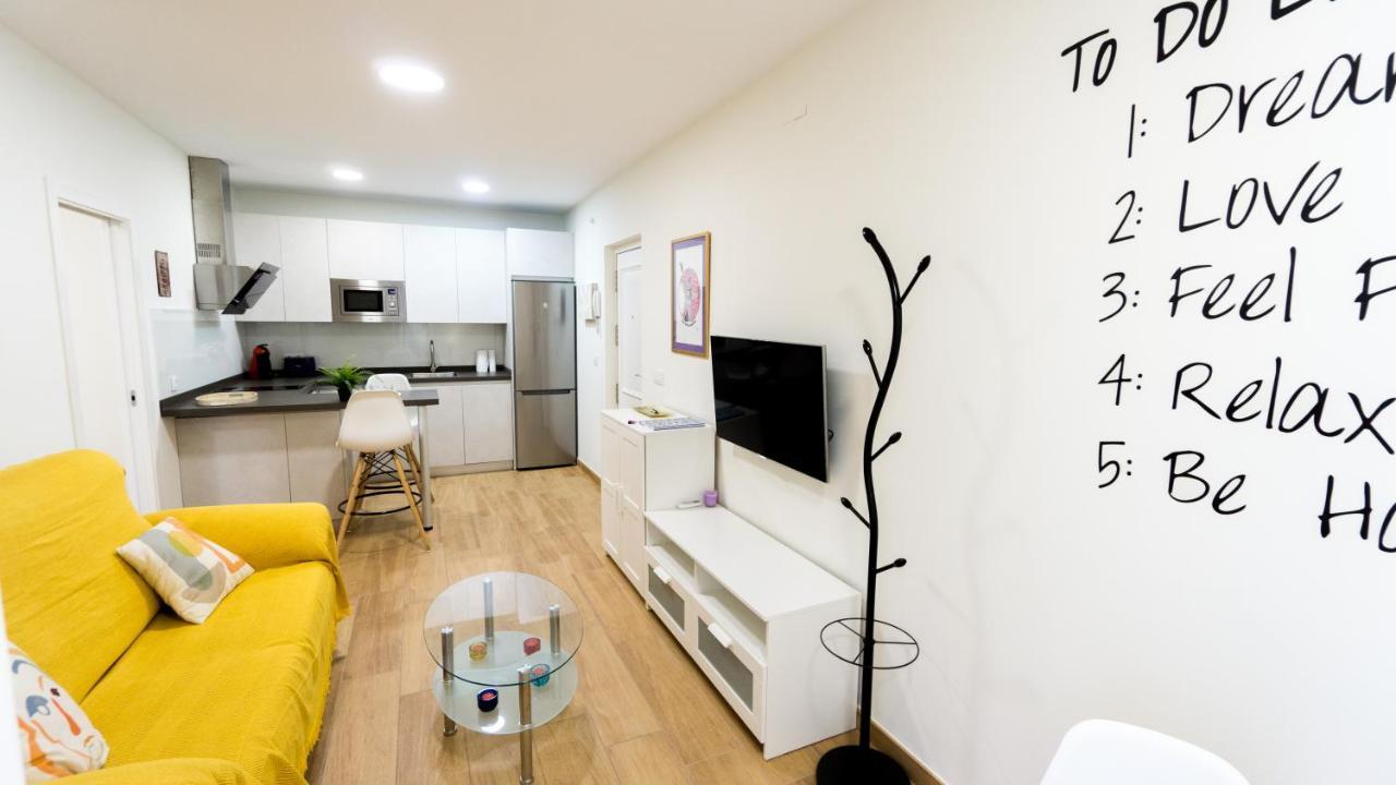 RentalSevilla Estiloso y luminoso apartamento en pleno centro Exterior foto