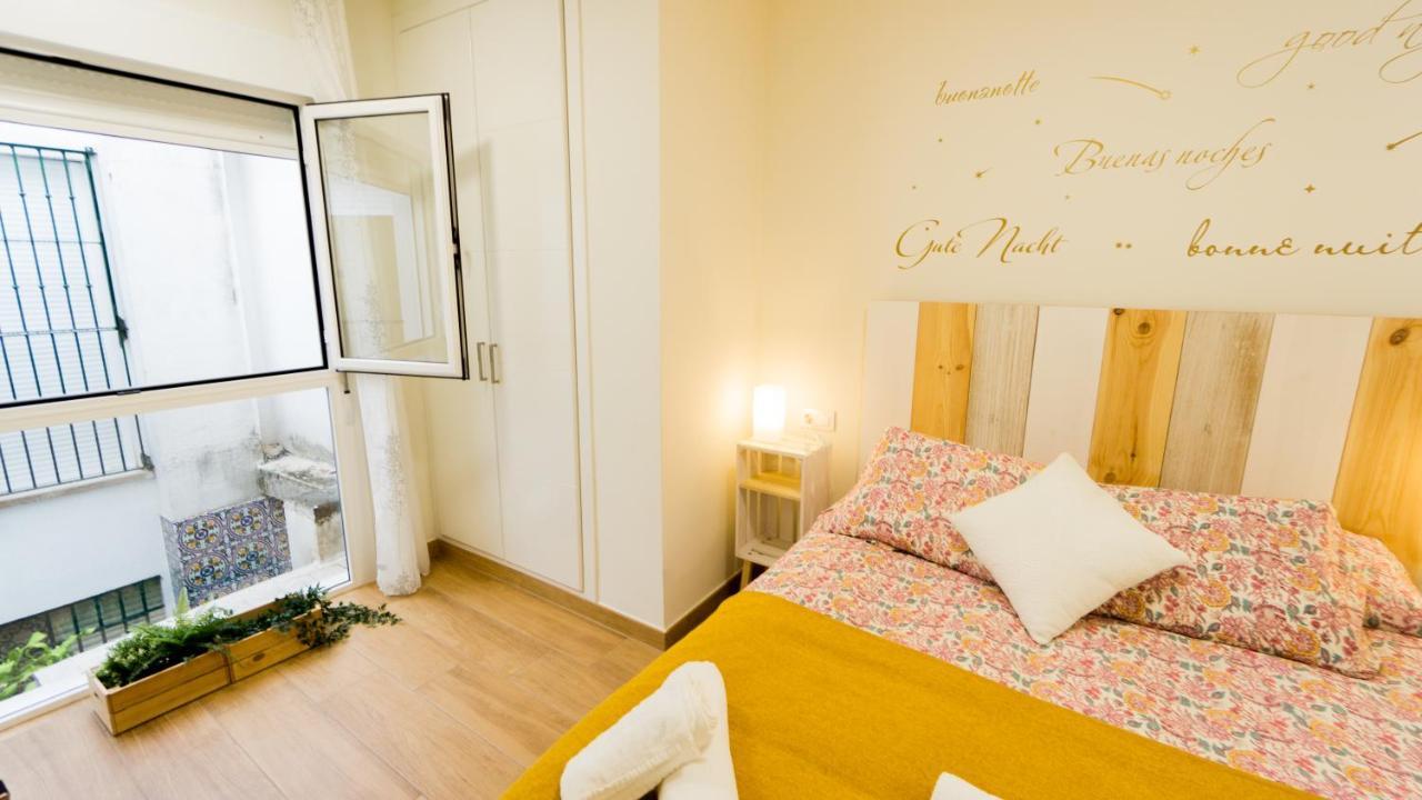 RentalSevilla Estiloso y luminoso apartamento en pleno centro Exterior foto