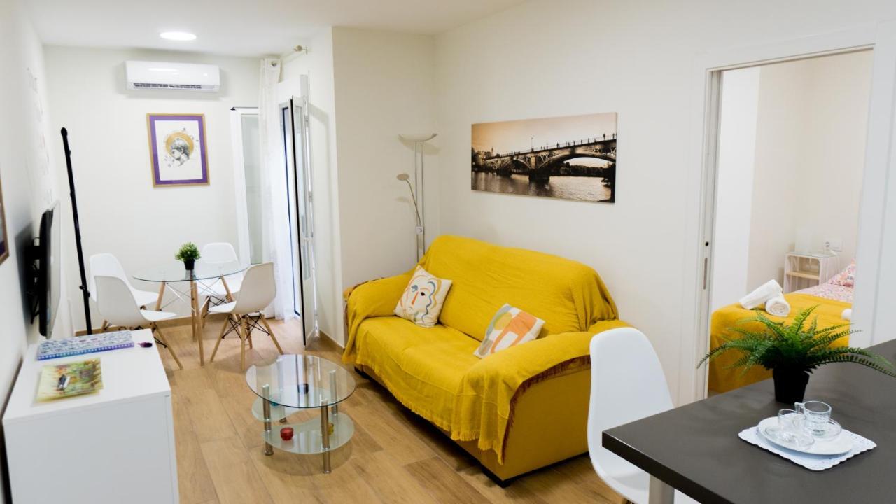 RentalSevilla Estiloso y luminoso apartamento en pleno centro Exterior foto