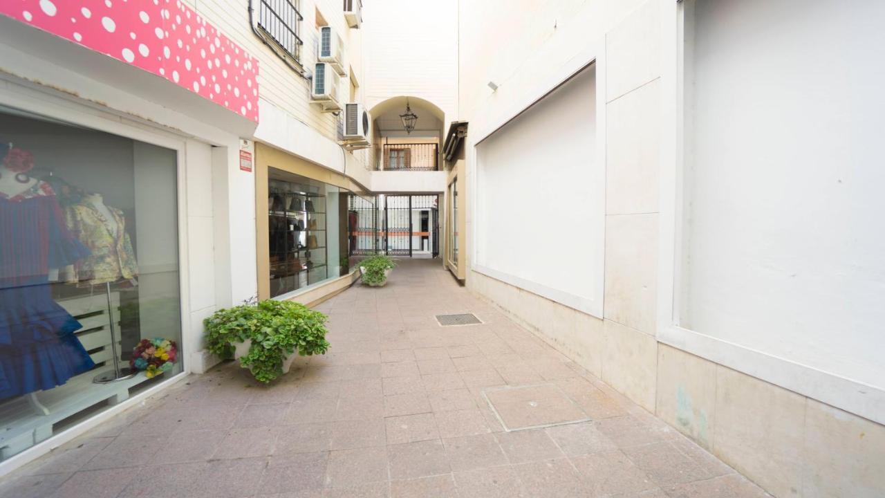 RentalSevilla Estiloso y luminoso apartamento en pleno centro Exterior foto